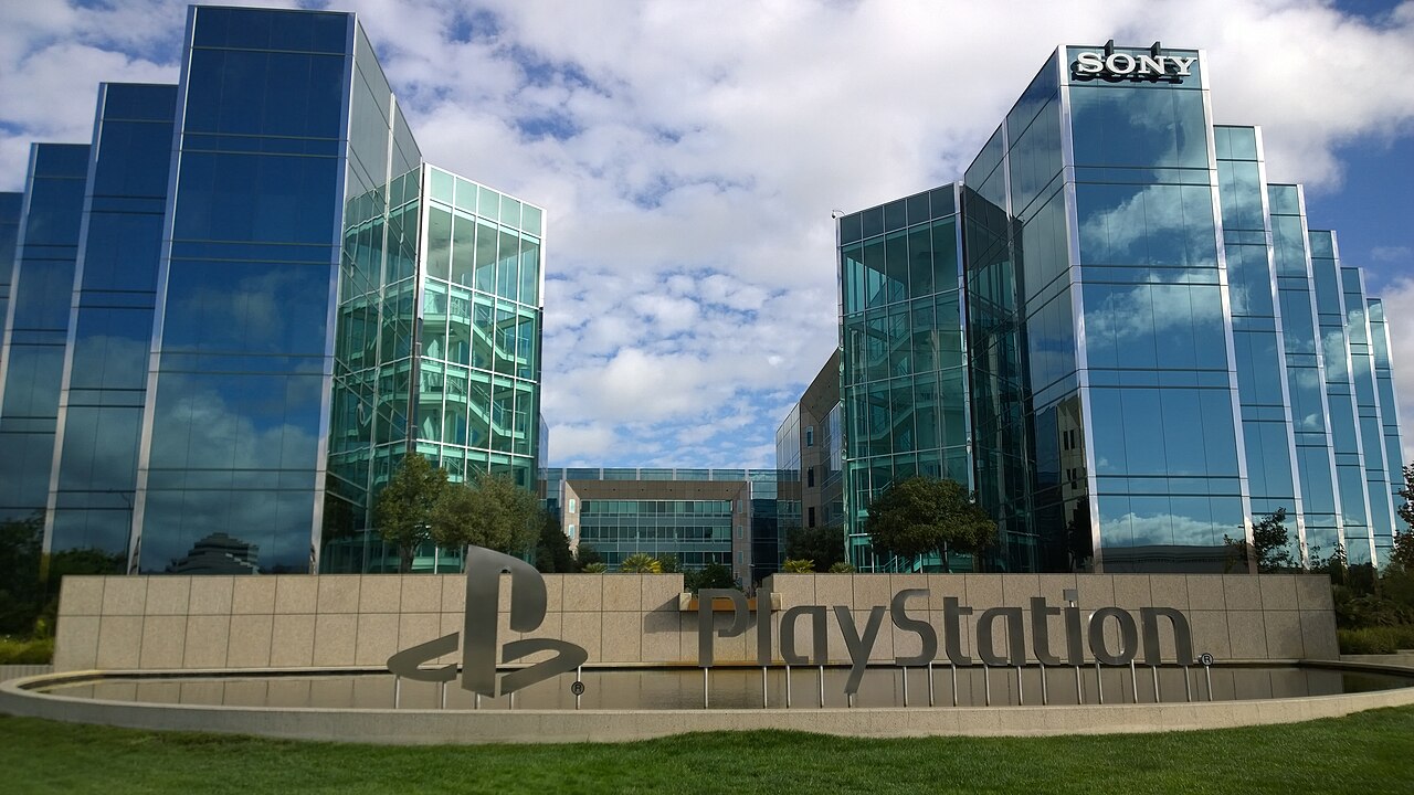 Sony CEO sells stocks after plans to end disc games